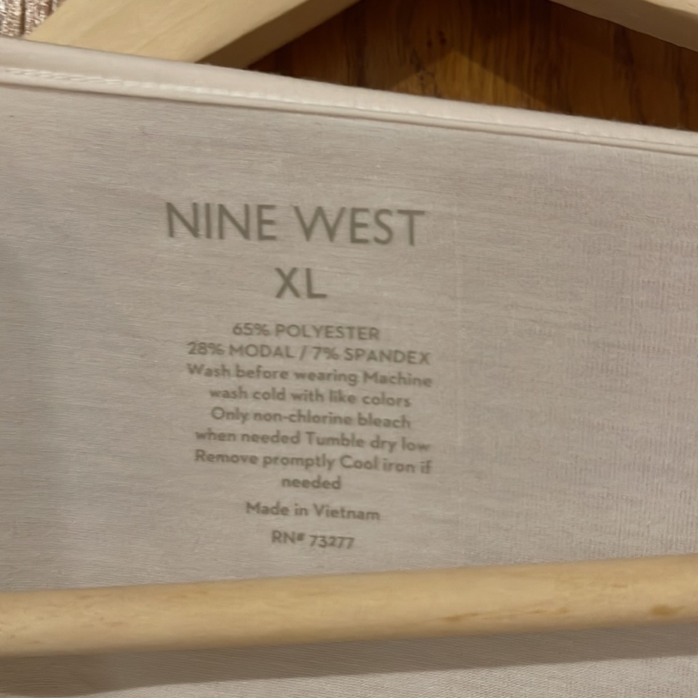 NTW Nine West peep neck top - Picture 3 of 4